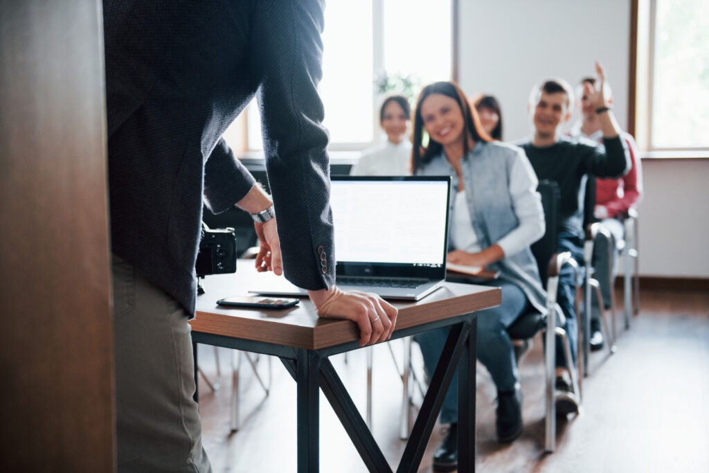 Clase de formación para opositores preparando psicotécnicos